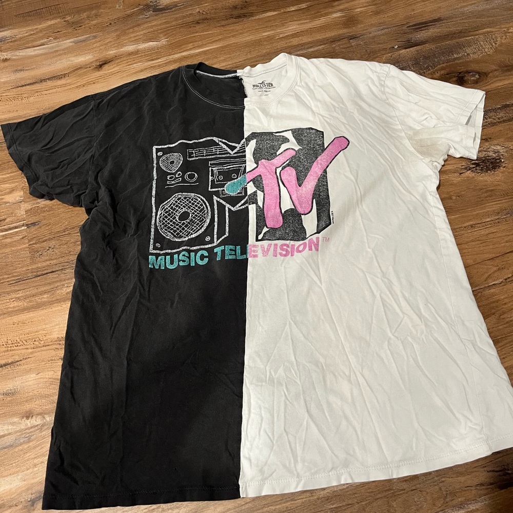 Hollister Black and White MTV Split Tee